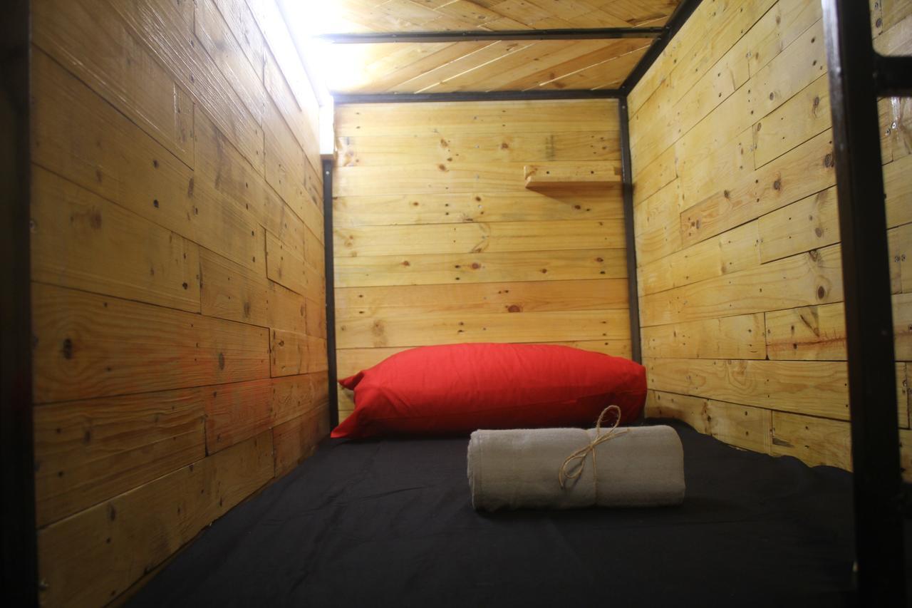 THE BUNK BACKPACKERS HOSTEL by fleur Sepang Extérieur photo