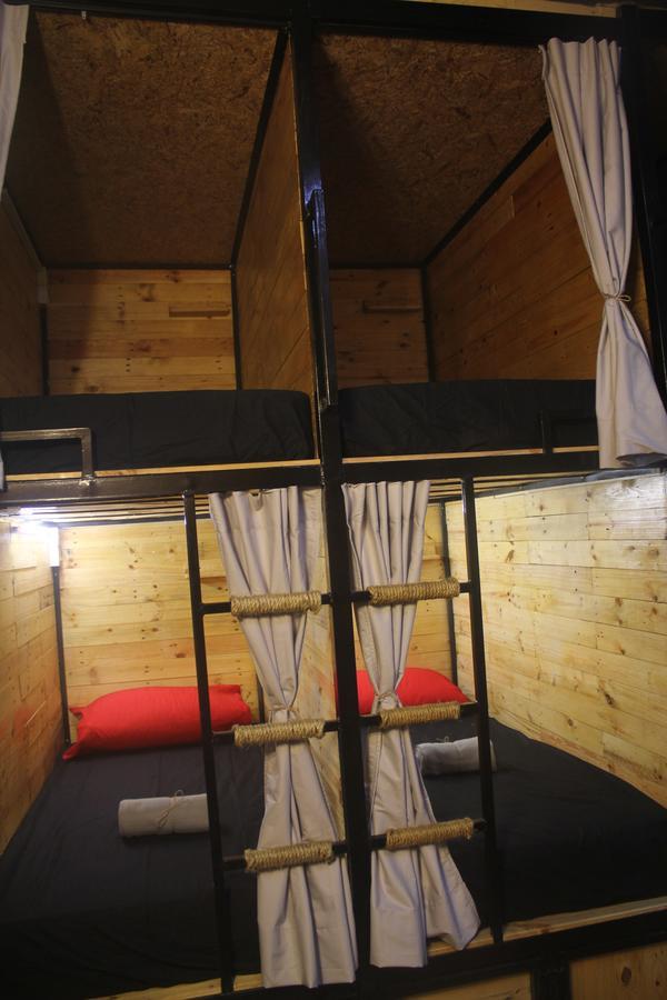 THE BUNK BACKPACKERS HOSTEL by fleur Sepang Extérieur photo
