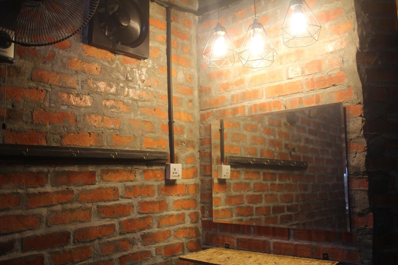 THE BUNK BACKPACKERS HOSTEL by fleur Sepang Extérieur photo